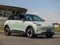 Geely EX2 chega ao Brasil com preço competitivo e autonomia urbana