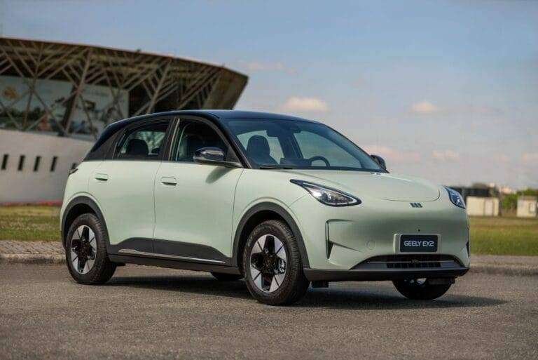 Geely EX2 chega ao Brasil com preço competitivo e autonomia urbana