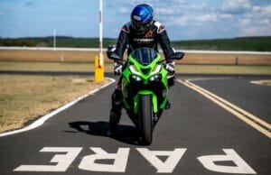 Improvisos em pneus de motos colocam segurança em risco