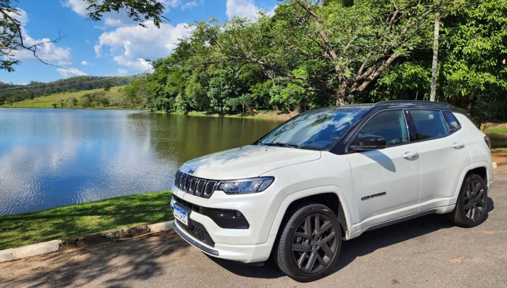 Jeep Compass se reorganiza e mantém disputa direta no segmento de SUVs médios - Sérgio Dias (16)