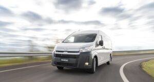 Toyota expande linha Hiace e introduz versão Furgão para operações urbanas