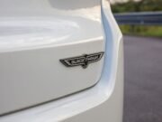 Jeep lança versão Blackhawk Flex e amplia oferta do Compass no mercado brasileiro