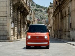 Fiat amplia família Topolino com nova versão Corallo e painel digital