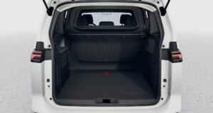 Volkswagen lança partição fixa para o ID. Buzz com cinco lugares