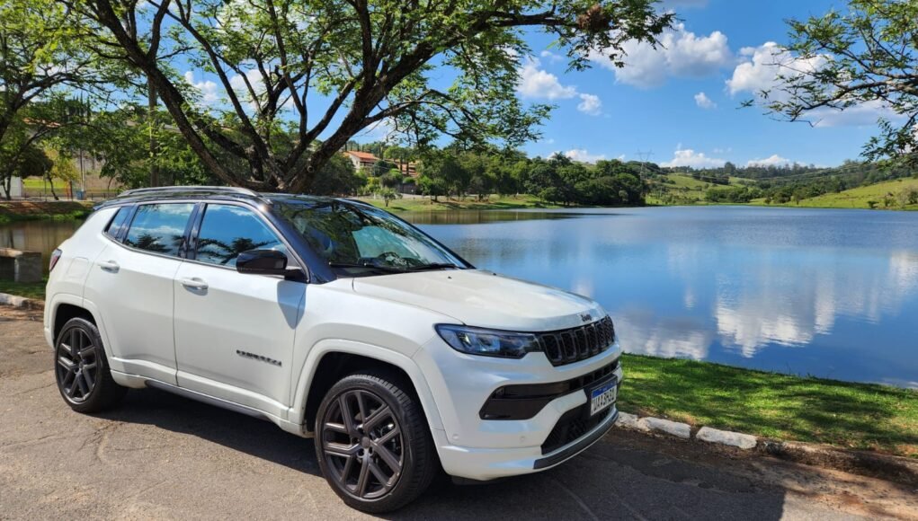Jeep Compass 2026 lidera combinando conectividade e assistência à condução - Sérgio Dias (23)