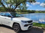 Jeep Compass 2026 lidera combinando conectividade e assistência à condução