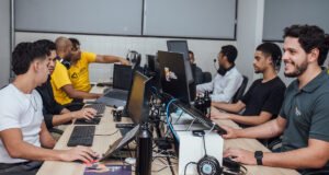 Escassez de talentos acelera revisão de modelos de entrega Escassez de talentos acelera revisão de modelos de entrega