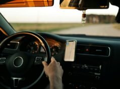 Alugar carro com quilometragem livre ainda compensa para motoristas de aplicativo em 2026