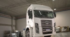 Volkswagen Constellation ganha versões 25.380 6×2 e 8×2 para rodovias