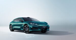 Denza Z9GT estreia na Europa com recarga FLASH Charging