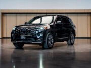 Novo papamóvel celebra conexão entre Ford e Chicago