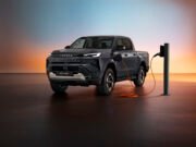 Toyota amplia estratégia multitecnologia com Hilux BEV