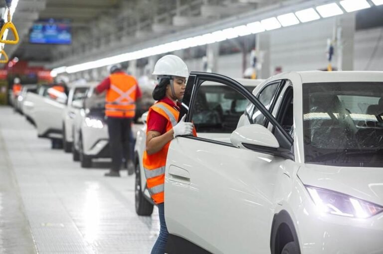 BYD amplia operação no Brasil com segundo turno de produção na Bahia