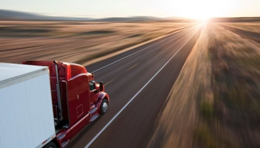 Moura lança nova bateria EFB para veículos pesados