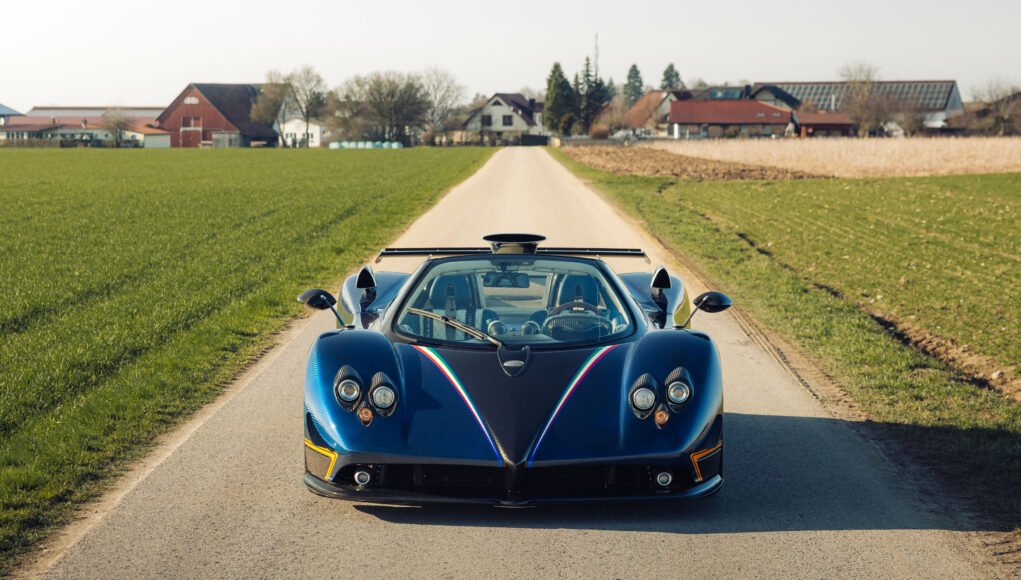 Broad Arrow VE26 2018 Pagani Zonda 760 Unica Roadster front