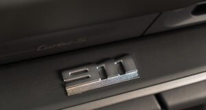 Porsche 911 Turbo S chega ao país em versões Coupé e Cabriolet