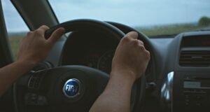 Motoristas de aplicativo passam a ter acesso a seguros da Azul e Itaú