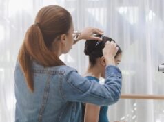 Mães deixam carreira pela formação profissional dos filhos Mães deixam carreira pela formação profissional dos filhos