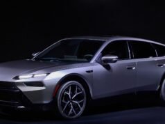 Honda apresenta protótipo de sedã híbrido global