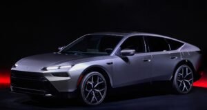 Honda apresenta protótipo de sedã híbrido global