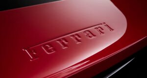 Ferrari Luce inaugura era tecnológica em Maranello