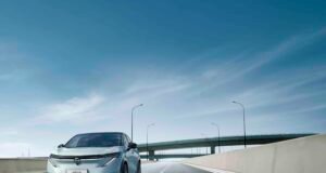 Nissan Ariya 2026 estreia com conforto aprimorado e novos recursos elétricos