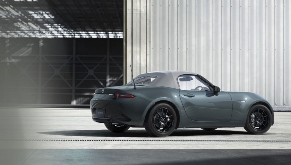Mazda_MX_5_Zinc_Green