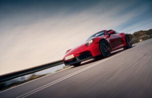 Porsche amplia line-up nacional com chegada do 911 Targa 4 GTS