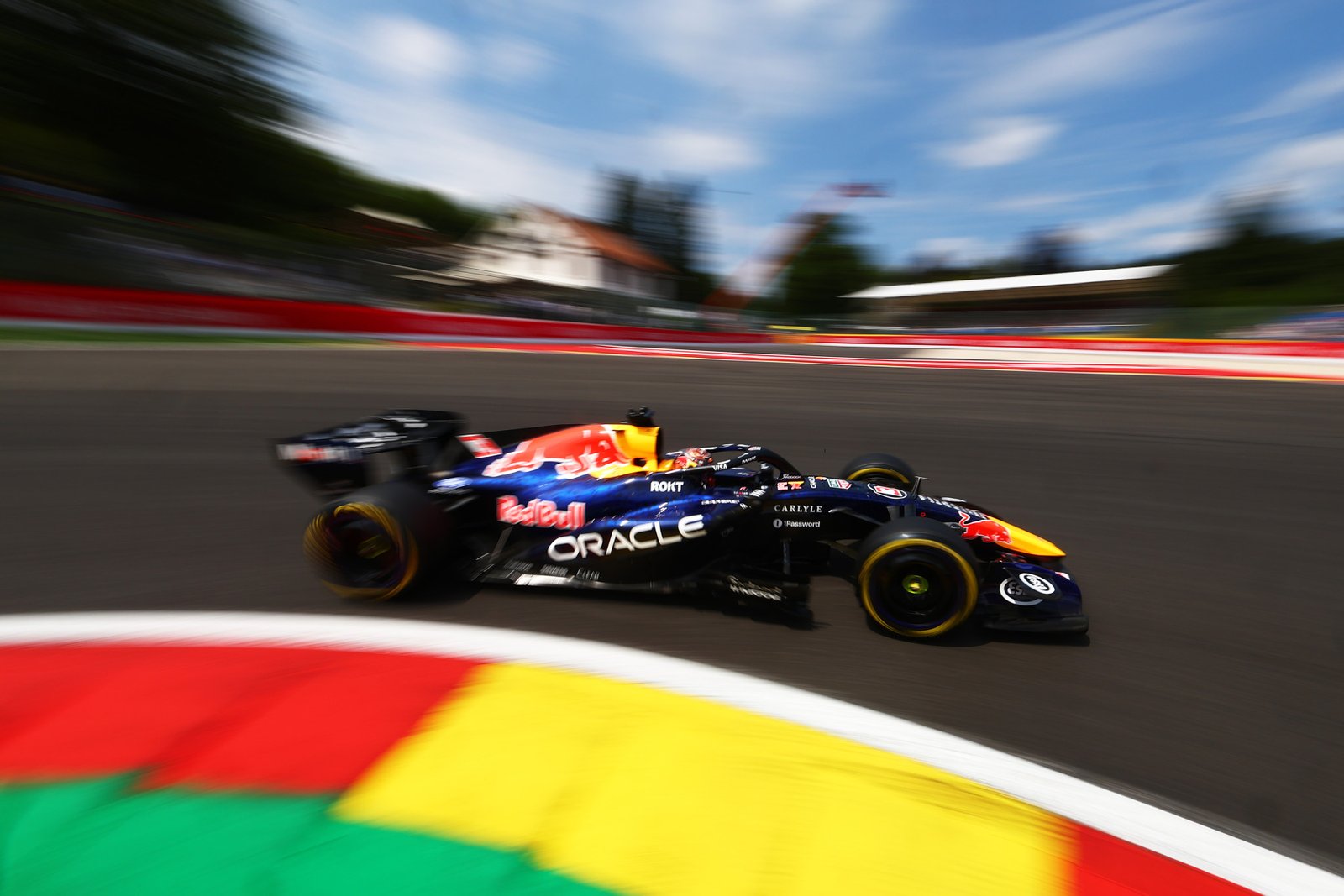 Pirelli avalia comportamento dos pneus após treinos da F1 em Spa