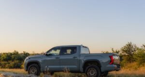 Toyota Tundra 2027 amplia tecnologia e reforça perfil off-road