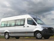 Mercedes-Benz amplia linha elétrica com eSprinter para passageiros