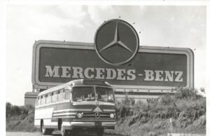 Mercedes-Benz celebra 70 anos de história no transporte de passageiros