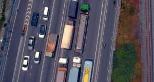 Caminhões e ônibus mantêm recuperação e acompanham atividade econômica