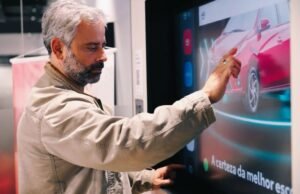 Toyota moderniza rede de concessionárias em parceria com a Samsung