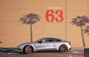 Mercedes-AMG GT 53 chega com dois motores e tração integral