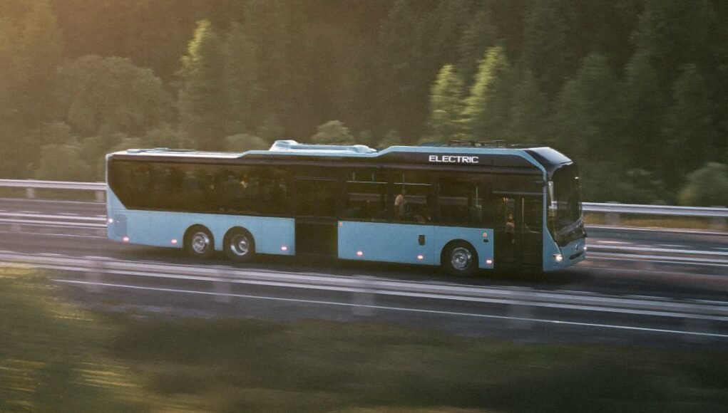 8900-Electric_intercity_highway_VolvoBuses-2025_Original file