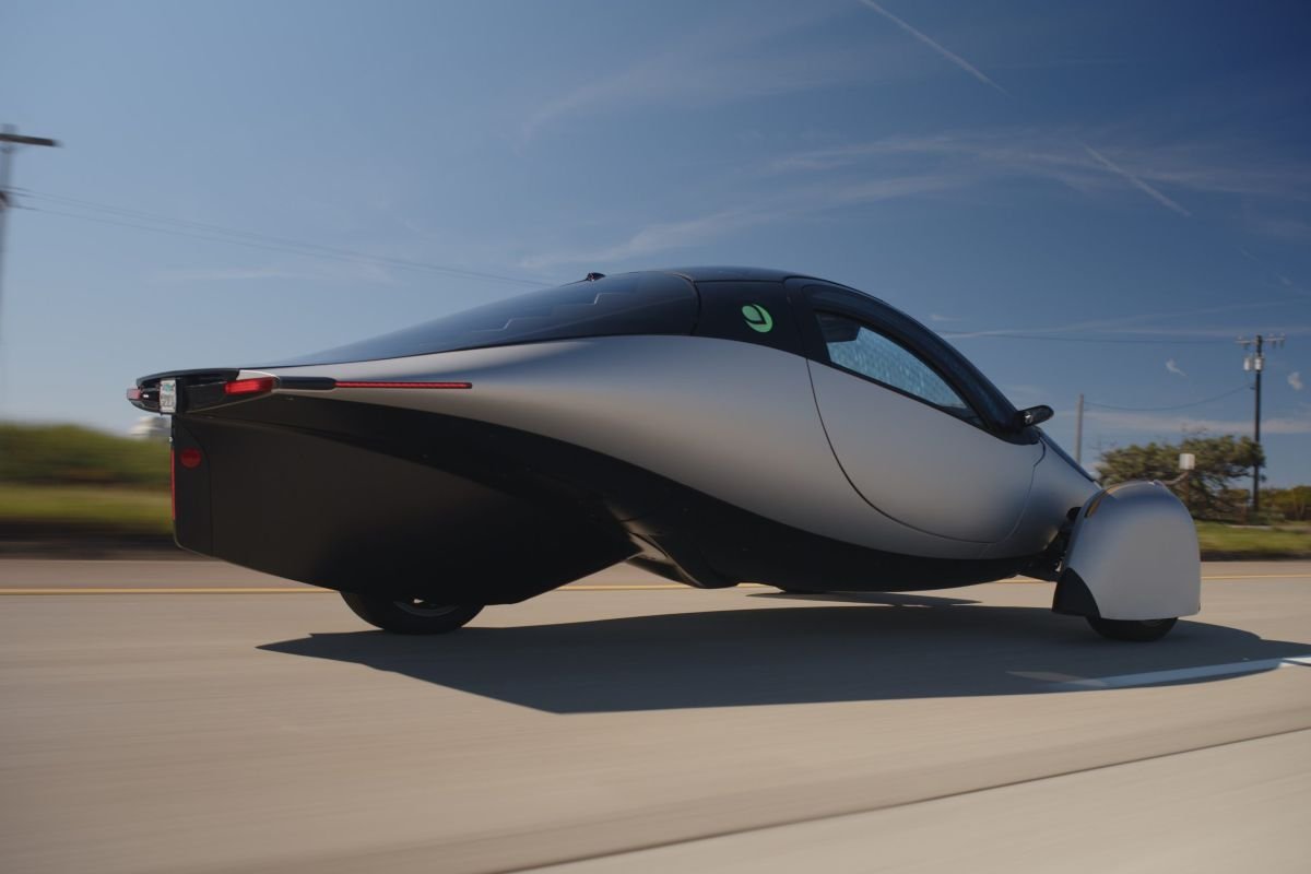Carro solar da Aptera em desenvolvimento