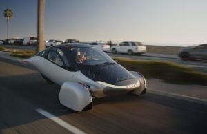 Aptera aproxima carro solar da etapa de produção