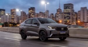 Fiat reorganiza gama do Fastback com novidades na linha 2027