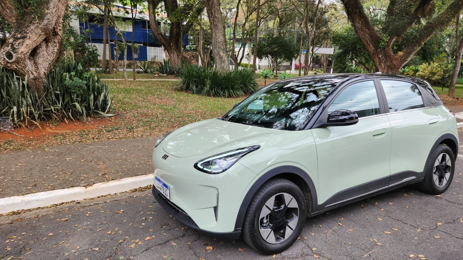 Geely EX2