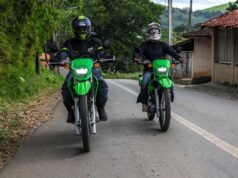 Kawasaki amplia linha KLX230 com três versões para 2027