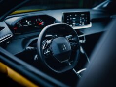 Negócio de head-up display muda de controle no Japão