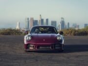 Porsche 911 Carrera S volta a combinar 473 cavalos e transmissão manual