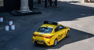 Uber prevê investir mais de US$ 10 bilhões em robotáxis