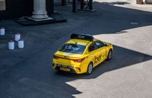 Uber prevê investir mais de US$ 10 bilhões em robotáxis