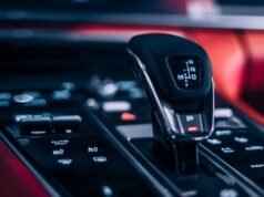 Indústria divide investimentos entre motores, elétricos e software