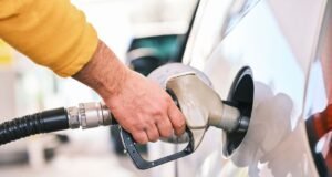 Preço do petróleo altera custos e decisões no setor automotivo