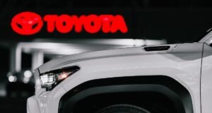 Produção global da Toyota recua com pressão externa