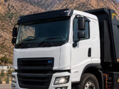 Índia coloca 100 caminhões elétricos em operação logística