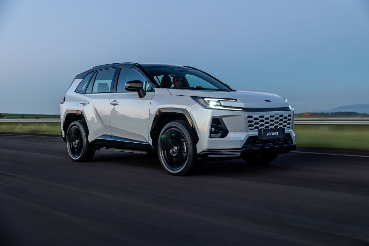 Toyota RAV4 Plug-in Hybrid 2026